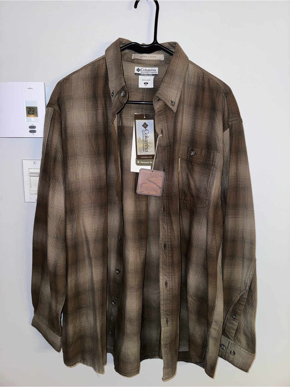 Columbia Men’s Brown Plaid Button-Down Relaxed Fit Shirt - Gator